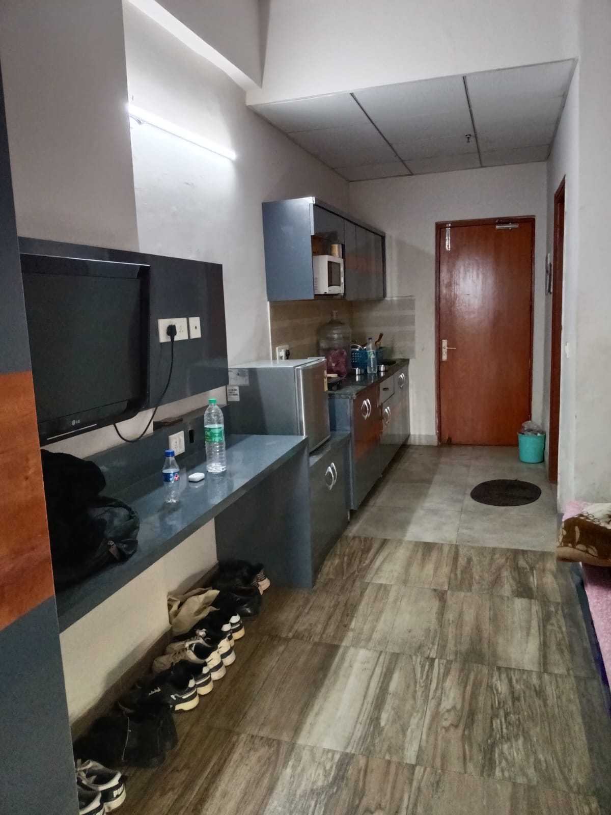 1 BHK Apartment For Rent in Paramount Golfforeste