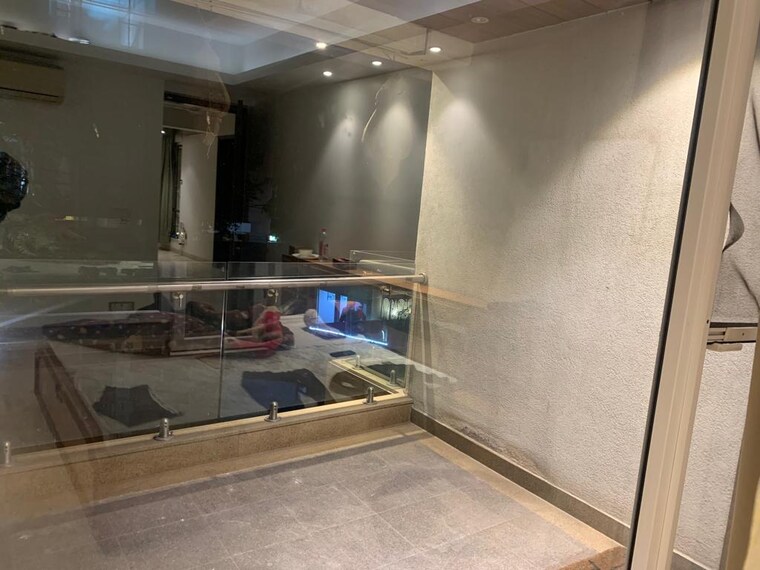 Balcony, new friends colony 4 Bedroom 500 Sq.Yd. Builder Floor In New Friends Colony Delhi 9239751