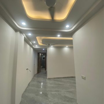 Building Lobby in 3 BHK Builder Floor at Malviya Nagar – for Rent