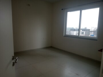 Room in 3 BHK Apartment at Jayabheri The Nirvana, Gopanpally – for Rent