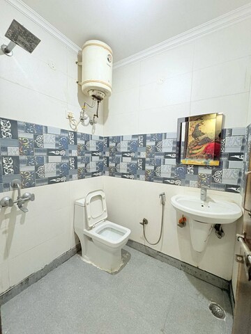 Team Area in 1 BHK Builder Floor at Saket – for Rent
