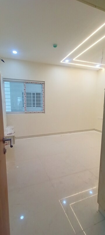 Room in 2.5 BHK Apartment at Prestige Tranquil, Kokapet – for Rent