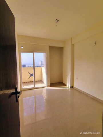 Room in 3 BHK Apartment at Sector 1 Greater Noida – for Sale