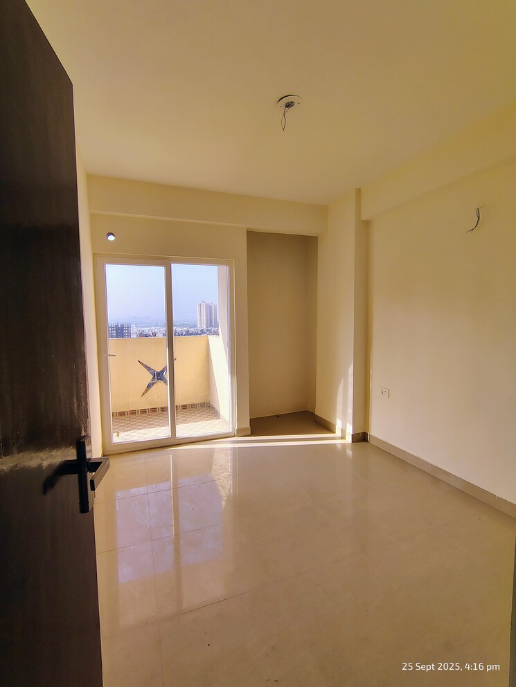 Room, sector 1 greater noida 3 Bedroom 1380 Sq.Ft. Apartment In Sector 1 Greater Noida Greater Noida 9239887