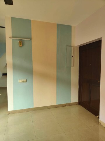 Room in 3 BHK Apartment at Vijay Ratan Vihar, Sector 15 – for Rent