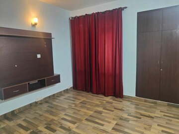 Room in 3 BHK Apartment at Vijay Ratan Vihar, Sector 15 – for Rent