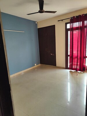 3 BHK Apartment For Rent in Vijay Ratan Vihar, Sector 15