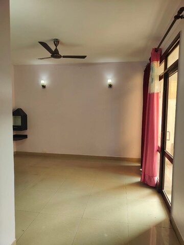 Room in 3 BHK Apartment at Vijay Ratan Vihar, Sector 15 – for Rent
