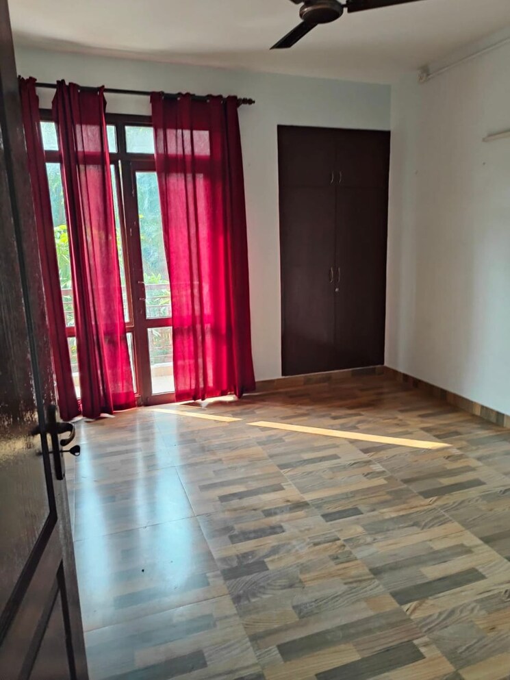 Bedroom, vijay-ratan-vihar 3 Bedroom 1200 Sq.Ft. Apartment In Sector 15 Gurgaon 9239860