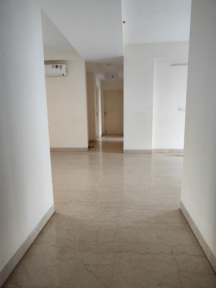 Room, dlf-new-town-heights-i 3.5 Bedroom 1930 Sq.Ft. Apartment In Sector 90 Gurgaon 9239894