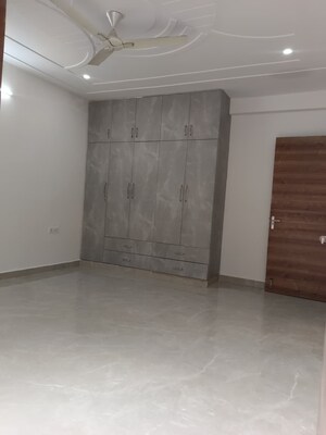 Room in 3 BHK Apartment at Dron Apartment, Civil Lines – for Rent
