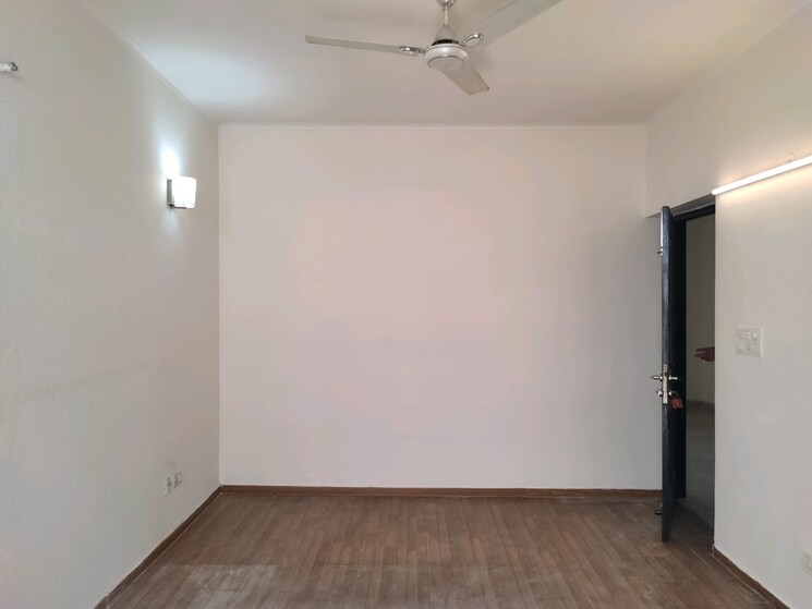 Room, dron-apartment 3 Bedroom 1200 Sq.Ft. Apartment In Civil Lines Gurgaon 9239895