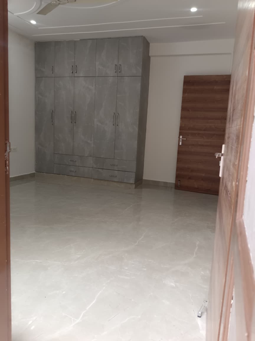 3 BHK + Servant Room,Extra Room 1200 Sq.Ft. Apartment in Dron Apartment