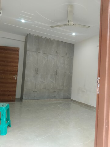 Room in 3 BHK Apartment at Dron Apartment, Civil Lines – for Rent