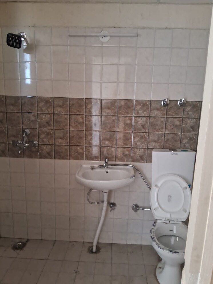 Bathroom, mrg-the-balcony 2 Bedroom 645 Sq.Ft. Apartment In Sector 93 Gurgaon 9239913