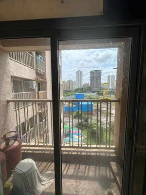 Room in 1 BHK Apartment at Sudarshan Sky Garden, Ghodbunder Road – for Rent