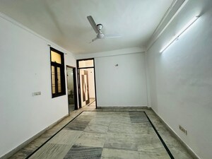 Room in 1 BHK Builder Floor at Saket – for Rent