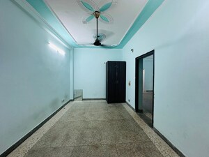 Room in 1 BHK Builder Floor at Saket – for Rent