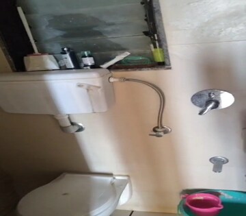Bathroom in 1.5 BHK Apartment at Dadar East – for Rent
