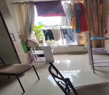 Living Room in 1.5 BHK Apartment at Dadar East – for Rent