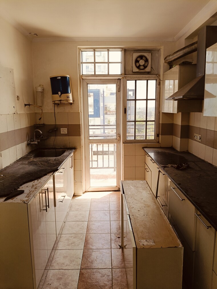 Kitchen, sandwoods-spangle-condos 3 Bedroom 1450 Sq.Ft. Apartment In Ghazipur Zirakpur 9239937