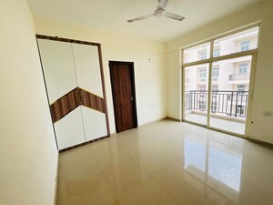 Room in 3 BHK Apartment at Excella Kutumb, Sultanpur Road – for Rent