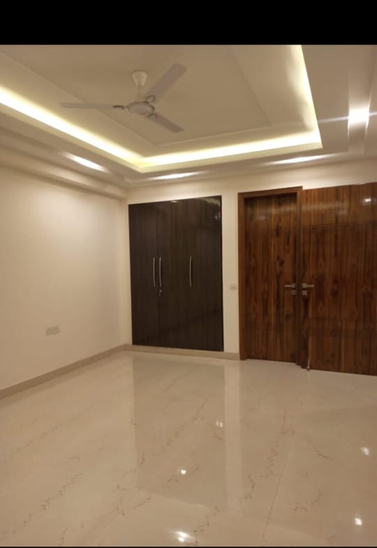Room, rajpur khurd extension 3 Bedroom 1100 Sq.Ft. Builder Floor In Rajpur Khurd Extension Delhi 9240000