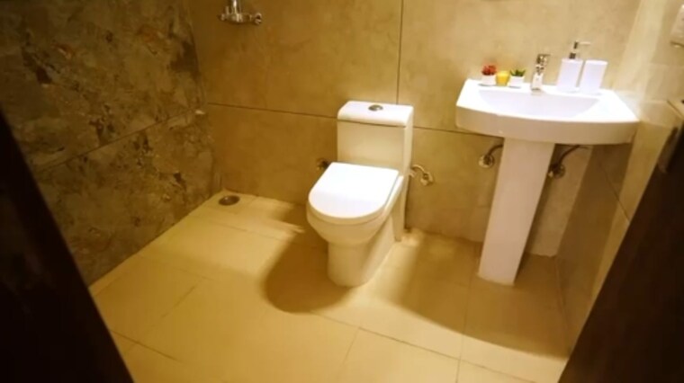 Bathroom, ace-divino 3 Bedroom 933 Sq.Ft. Apartment In Sector 1 Greater Noida Greater Noida 9240008