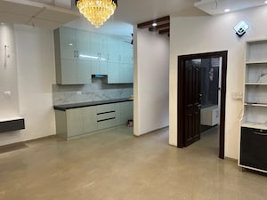 Room in 3 BHK Apartment at Pir Machalla – for Sale