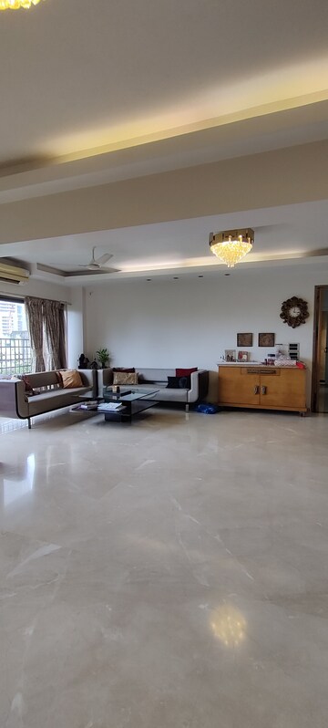 Living Room in 4 BHK Apartment at Shubh Apartments, Worli – for Rent
