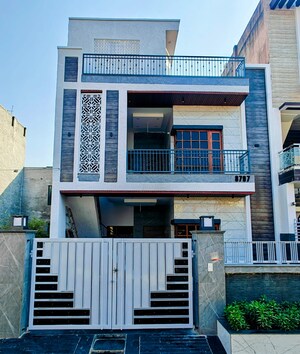 4 BHK Independent House For Sale in Sunny Enclave