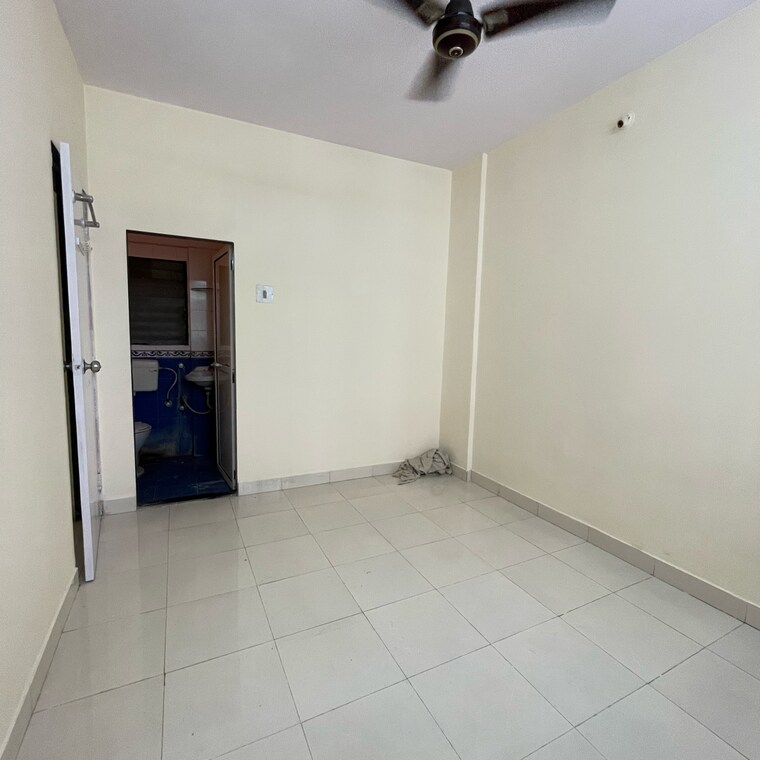 Room, goregaon east 1 Bedroom 435 Sq.Ft. Apartment In Goregaon East Mumbai 9240125