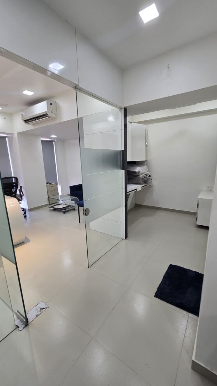 Team Area, shivalik-satyamev Commercial Office Space 535 Sq.Ft. In Bopal Ahmedabad 9240113