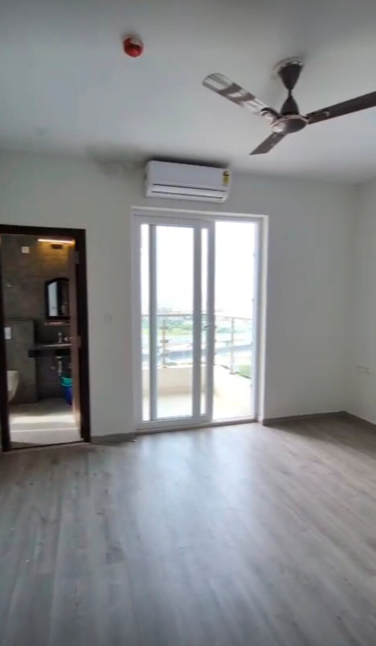 Room, hero-homes-gurgaon 3 Bedroom 884 Sq.Ft. Apartment In Sector 104 Gurgaon 9240159