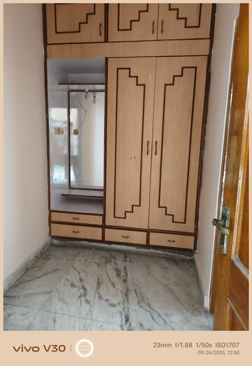 Room in 4 BHK Independent House at Gomti Nagar – for Rent