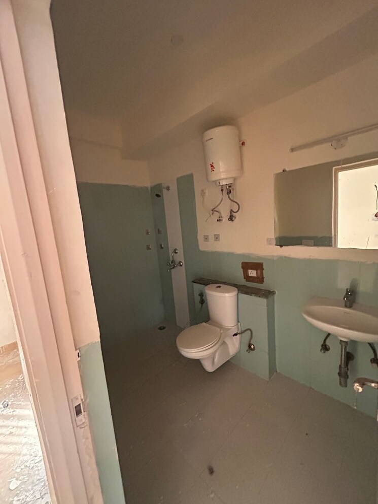 Bathroom, ip extension 2 Bedroom 950 Sq.Ft. Apartment In Ip Extension Delhi 9240139