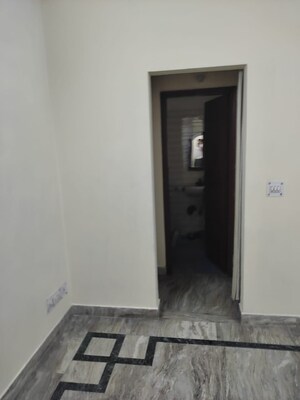 Furnished Amenities in 1.5 BHK Villa at WTC One D, Sector 18 – for Rent