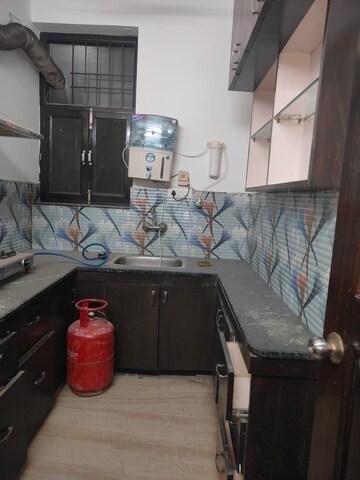 Kitchen in 2 BHK Builder Floor at Sector 46 – for Rent