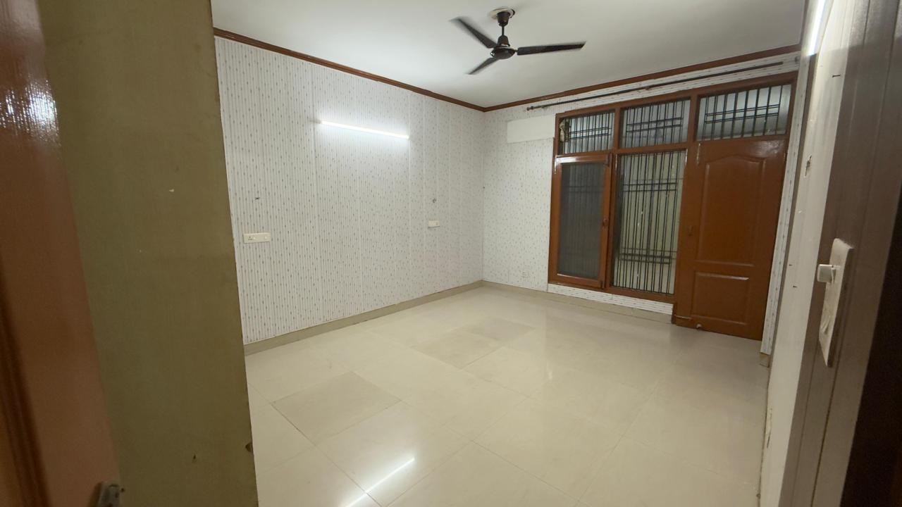 2 BHK Apartment For Rent in VIP Road