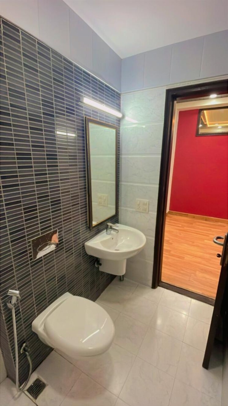Bathroom, rwa-pocket-k-triveni-phase-2 2 Bedroom 850 Sq.Ft. Apartment In Sheikh Sarai Delhi 9240173