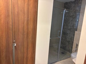 Furnished Amenities in 4 BHK Apartment at Emaar The Palm Springs, Sector 54 – for Rent