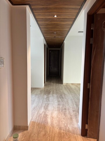 Building Lobby in 4 BHK Apartment at Emaar The Palm Springs, Sector 54 – for Rent