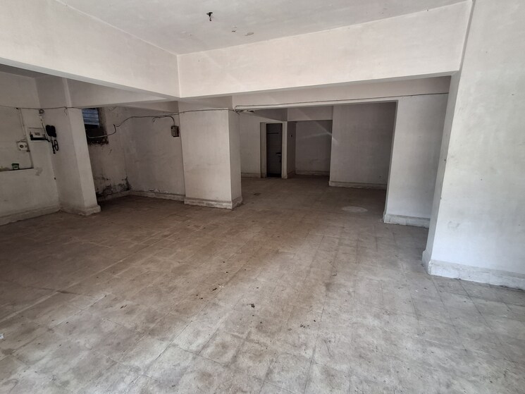 Team Area, nav jivan society Commercial Warehouse 2000 Sq.Yd. In Nav Jivan Society Mumbai 9240249