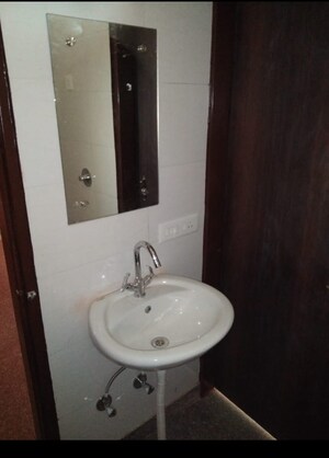 Bathroom in 2 BHK Builder Floor at Sector 46 – for Rent
