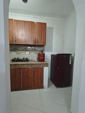 Furnished Amenities in 1 BHK Builder Floor at Saket – for Rent
