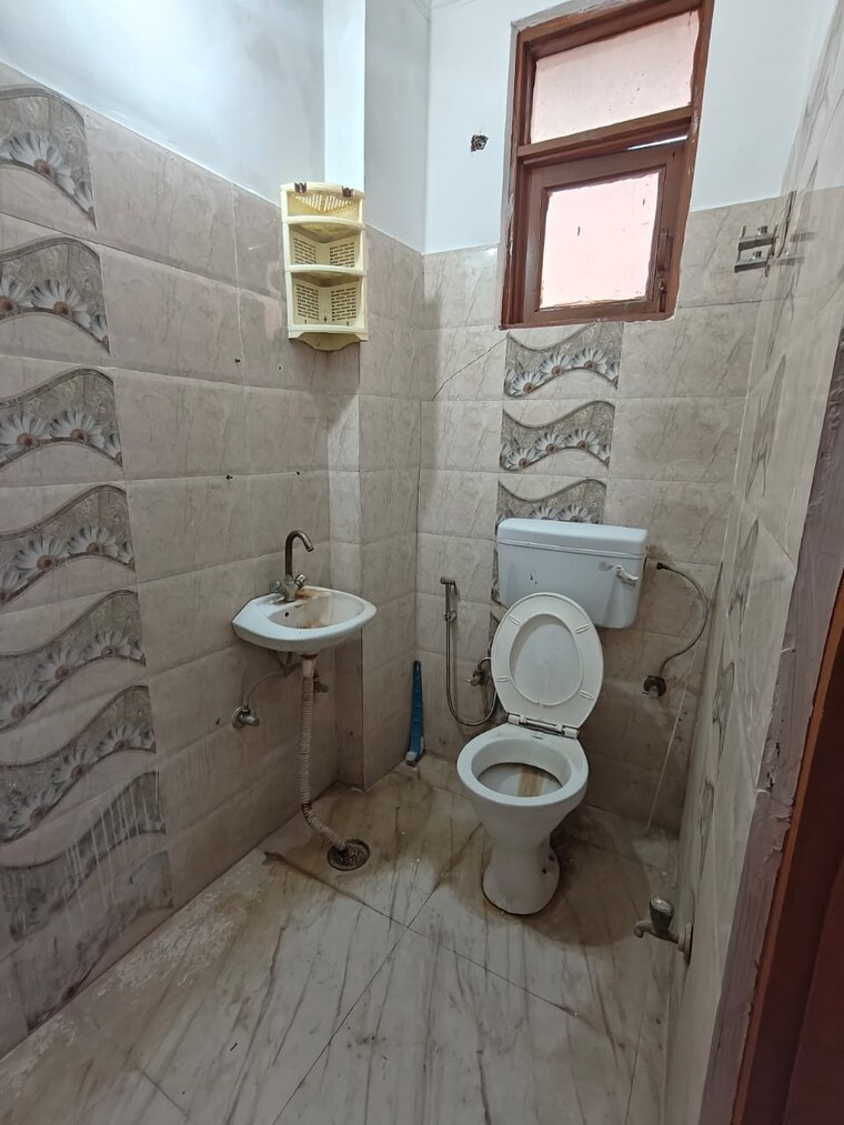 Bathroom, saket 1 Bedroom 450 Sq.Ft. Builder Floor In Saket Delhi 9240215
