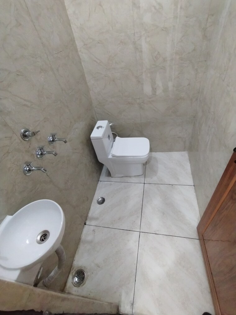 Bathroom, gayatri-enclave-govindpuram 2 Bedroom 700 Sq.Ft. Builder Floor In Govindpuram Ghaziabad 9240207