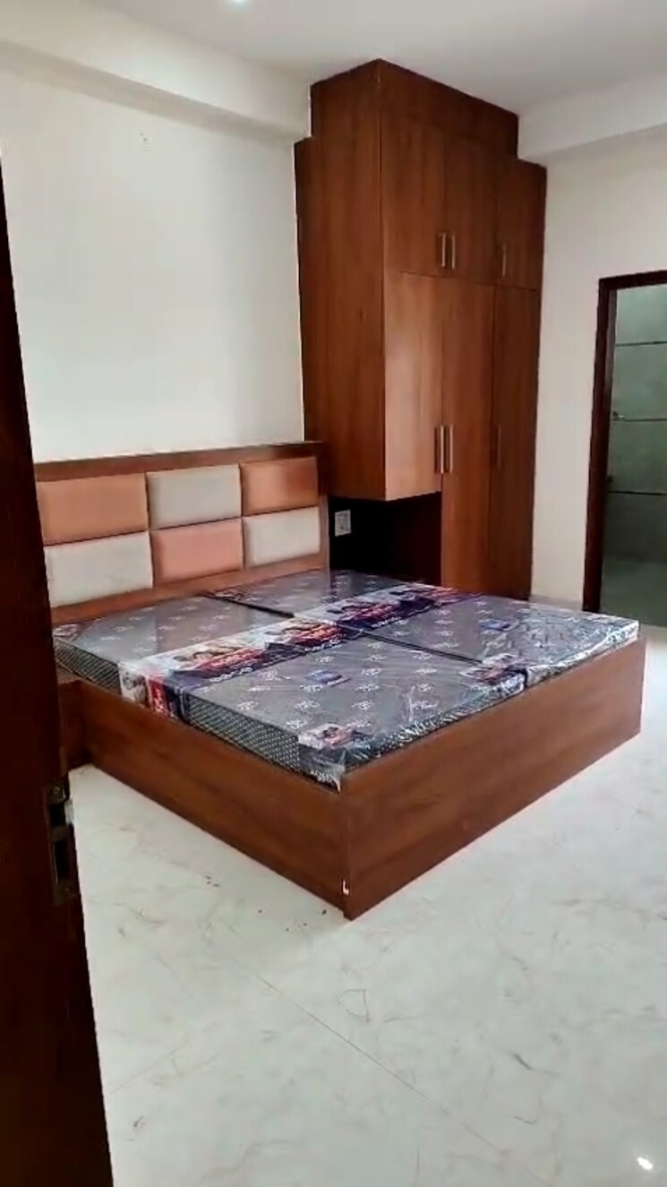 Bedroom, sector 57 3 Bedroom 2000 Sq.Ft. Builder Floor In Sector 57 Gurgaon 9240232