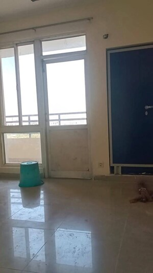 Room in 2 BHK Apartment at Parshav Vihar, Patparganj – for Sale