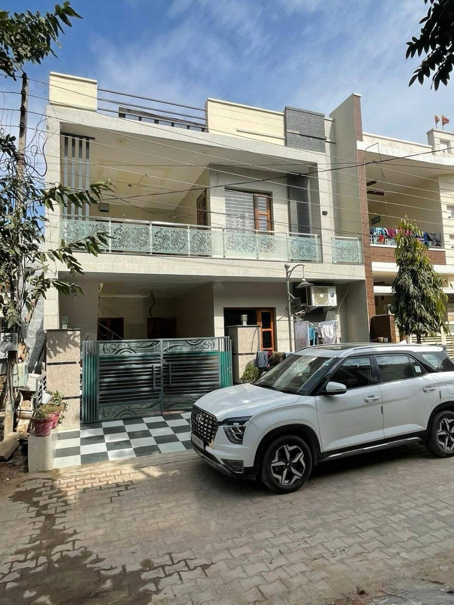 4 BHK + Pooja Room,Servant Room,Study Room,Extra Room Independent House For Sale in Sunny Enclave 